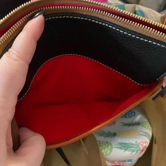 Black pebble leather Dooney and Bourke crossbody - Picture 7 of 10